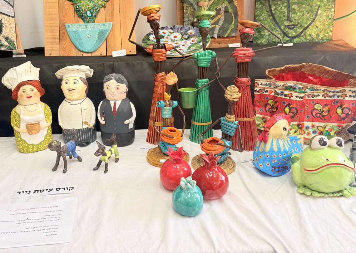 חוג פיסול בעיסת נייר 4 חוג פיסול בעיסת נייר – תמונה 4