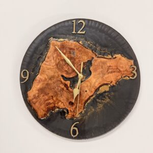שעון אפוקסי - שחור ונגיעות זהב