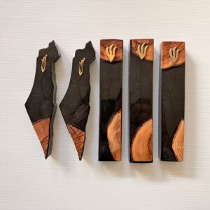 חנות שירלי מרכז אומנויות 12 מזוזה עץ אפוקסי בגוון שחור